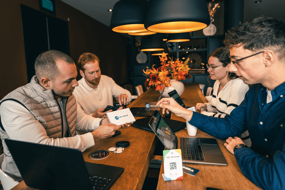 RFID έναντι NFC: 4 διαφορές μεταξύ RFID και NFC