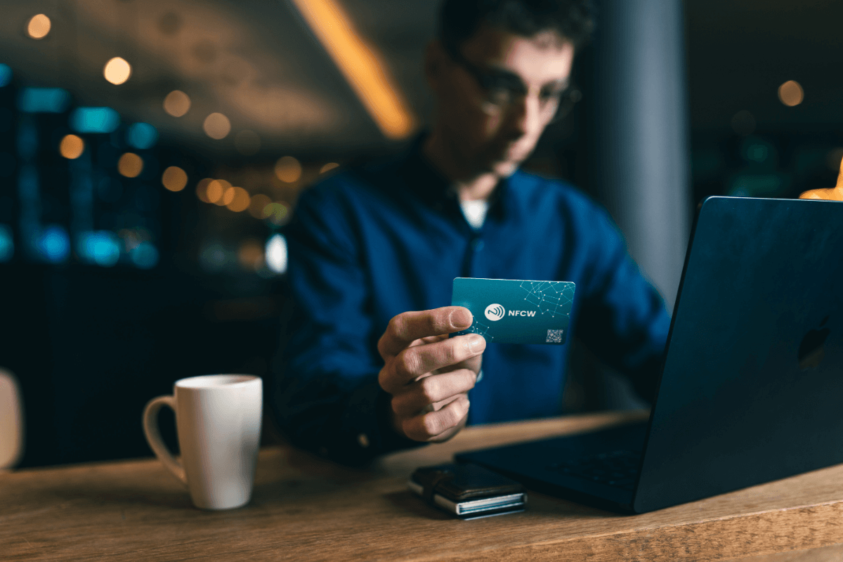 Σχεδιασμός επαγγελματικής κάρτας με NFC