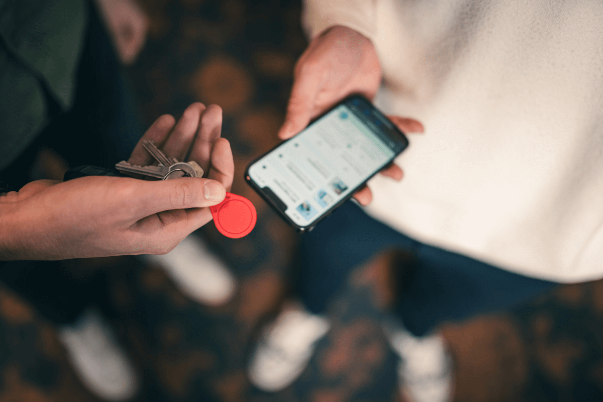 Ετικέτα NFC στο μπουκέτο κλειδιών